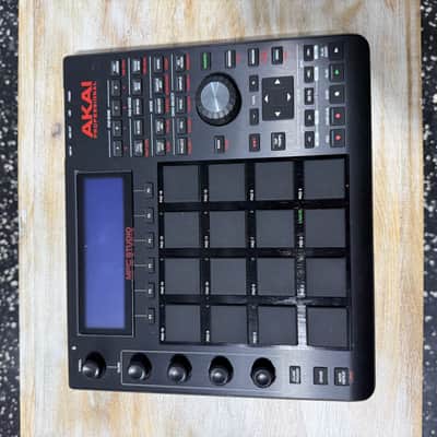 Akai MPC Studio Music Production Controller V1 2016 - 2020 - Black image 1
