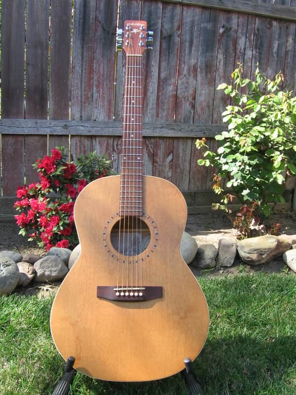 Art & Lutherie Folk Wild Cherry Natural satin | Reverb