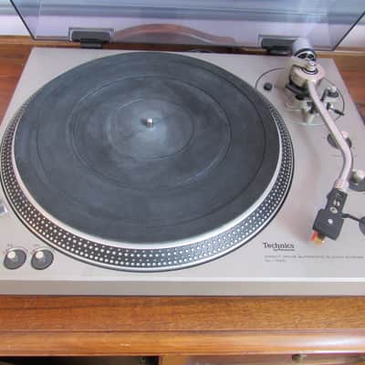 Technics SL1300 turntable in very good condition, serviced - 1980's image 1