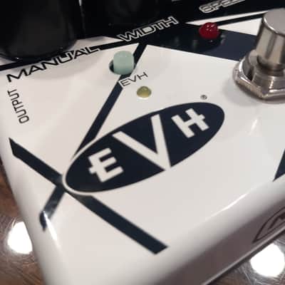MXR EVH117 Flanger 2007 - Present - White image 1