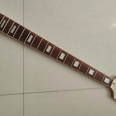 Maple Bass Neck with Rosewood Fretboard - 20Fret image 4