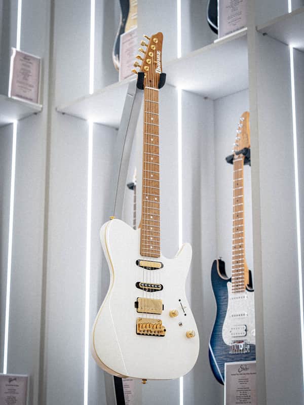 Ibanez LB1-WH Lari Basilio Signature 2023 - 2025 - White image 1