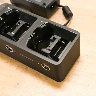 Shure SBC220 Networked 2-Bay Battery Charger CG011WR image 7