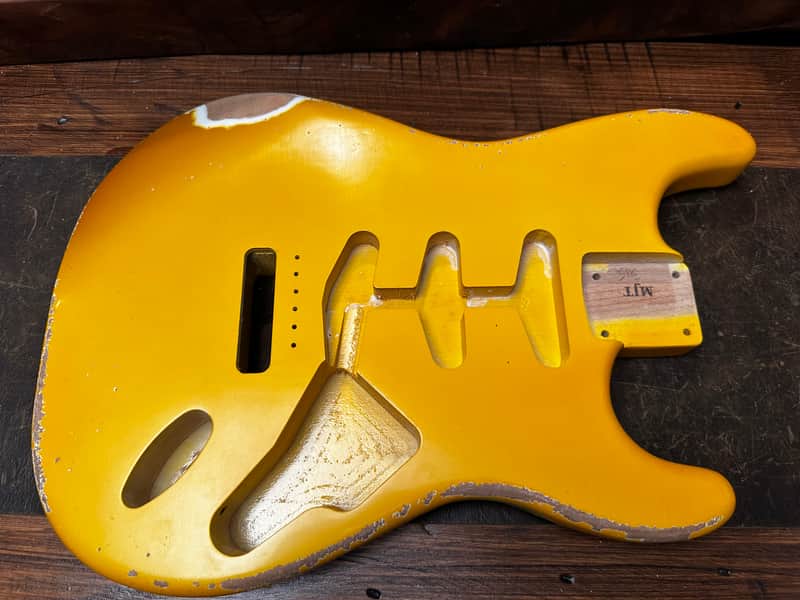 MJT Stratocaster body aged nicotine white image 1