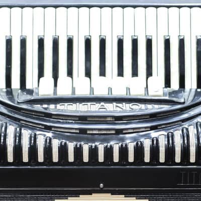 Titano T3095 Model 120-Bass 41-Key 7-Treble Switch Black Piano Accordion w/Bag image 5