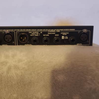 dbx 1066 Dual-Channel Compressor / Limiter / Gate - Black image 6