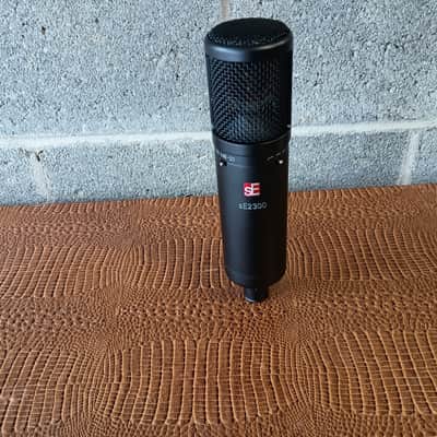 sE Electronics sE2300 Large Diaphragm Multipattern Condenser Microphone - Black image 5