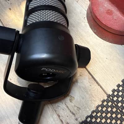 RODE PodMic Cardioid Dynamic Podcasting Microphone 2019 - Present - Black image 3