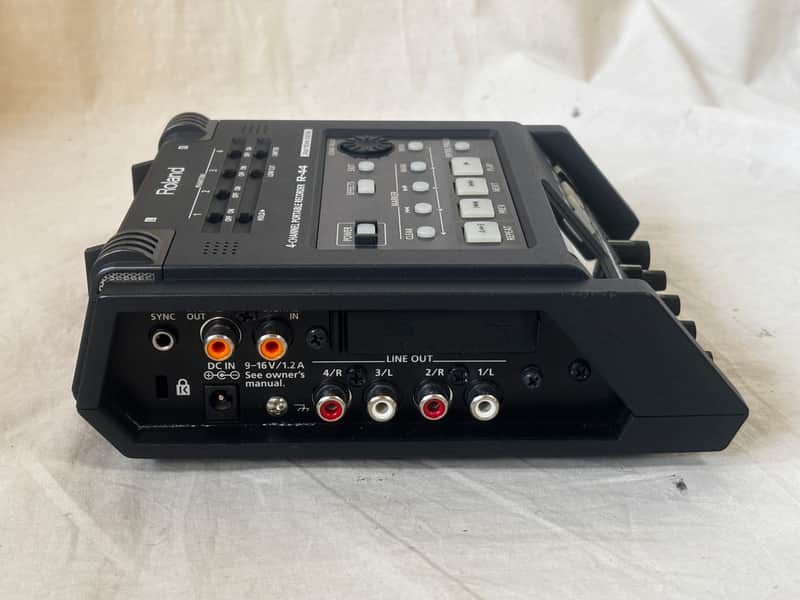 Edirol Roland R-44 Solid-State Four-Channel Portable Field