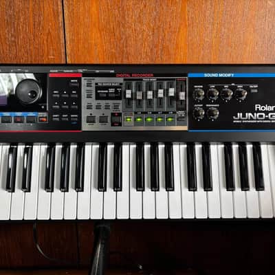 ROLAND JUNO-Gi Mobile Synthesizer with Digital Recorder w/ bag power supply image 3