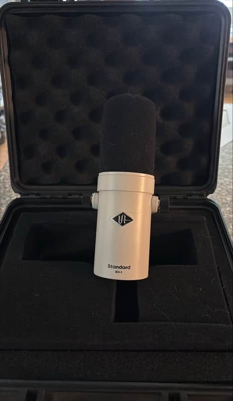 Universal Audio Standard SD-1 Cardioid Dynamic Microphone