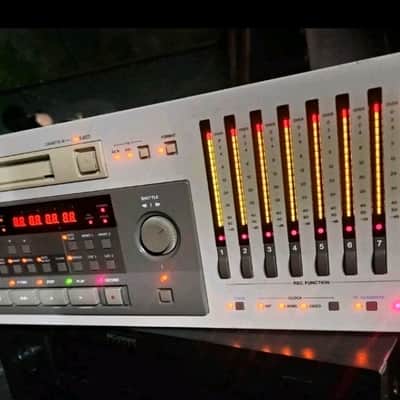 Immagine Tascam DA-88 8-Channel Digital Multitrack Recorder - Upgraded Zero-Hour Unit - 5