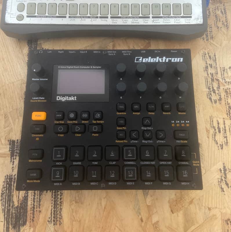 Elektron Digitakt 2017 - 2024 - Black image 1