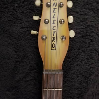 Danelectro 56 U-2 Reissue 1998 - 2004 - Creamsicle image 6