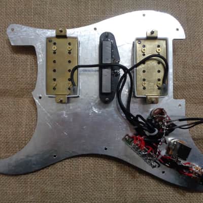 Handmade pre-wired Strat HSH pickguard, multiconfigurable, with HB split and Treble Bleed image 8