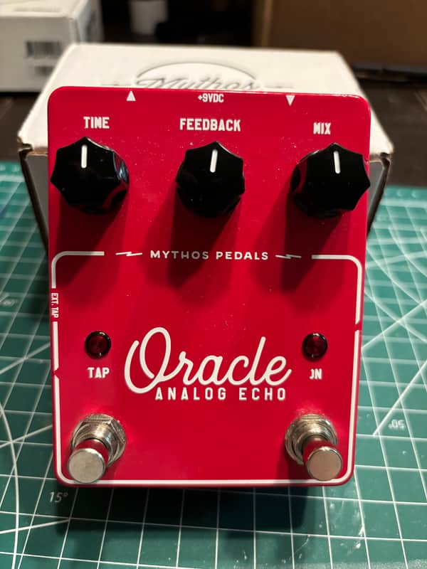 Mythos Pedals Oracle Analog Echo 2021 - Red image 1