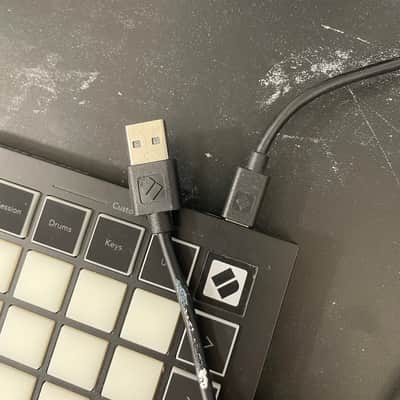 Novation Launchpad Mini MKIII Pad Controller 2019 - Present - Black image 3
