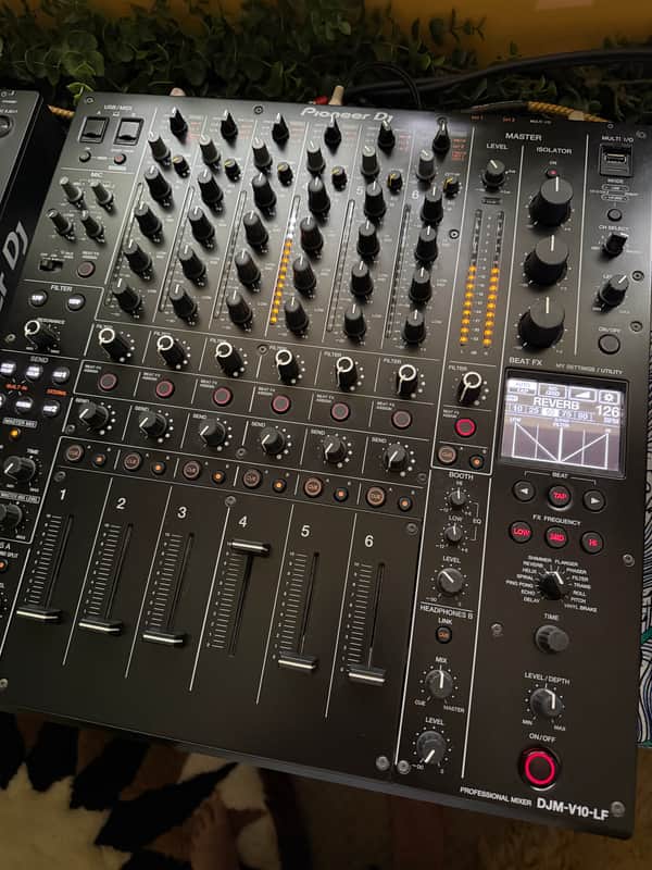 Pioneer DJM-V10-LF 6-Channel DJ Mixer