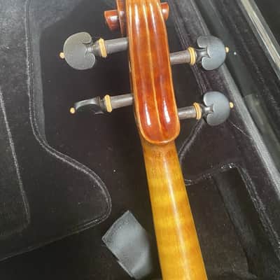 Mint Open Box Krutz 400 Series Step-Up 16" Viola, model A640; with Case, Bow, Rosin image 13