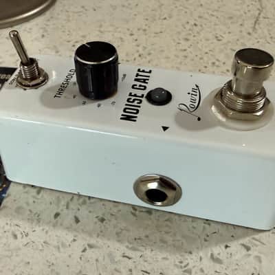 Rowin LEF-319 Noise Gate Guitar Effects Pedal – White – True Bypass image 4