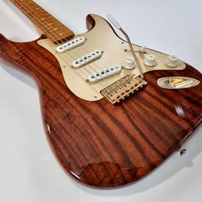 Fender Stratocaster Artisan Claro Walnut 2016 Custom Shop Amber Tinted image 6