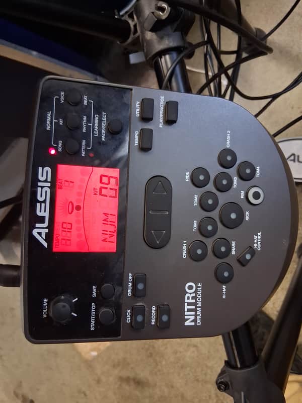 Alesis Nitro Mesh Kit Electronic Drum Set 2010s - Black image 1