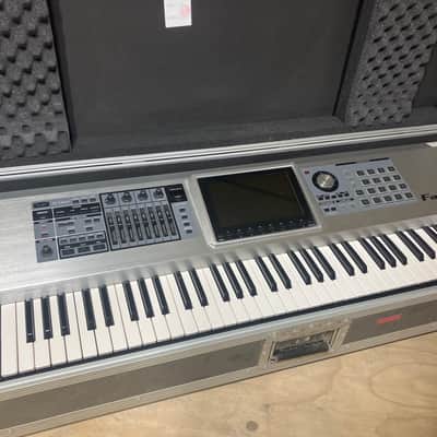 Roland Fantom-G7 76-Key Workstation Keyboard 2008 - 2010 - Silver