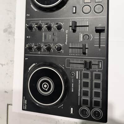Pioneer DDJ-200 2-Channel WeDJ Smart DJ Controller 2019 - Present - Black image 1