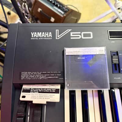 Yamaha Vintage V50 Synthesizer LIKE NEW image 3