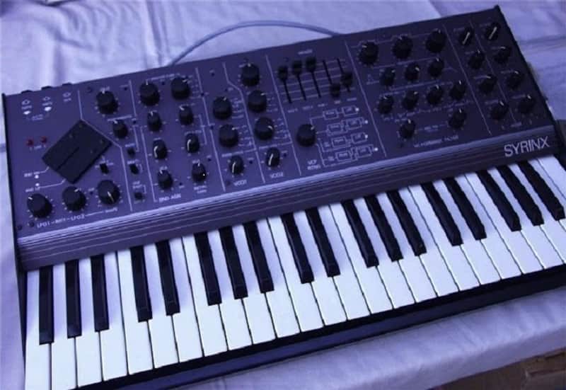 Synton Syrinx (serial number 0001, Purple color) 1982 Black & Purple image 1
