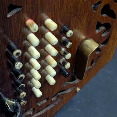 Lachenal 48-Key English Concertina image 5