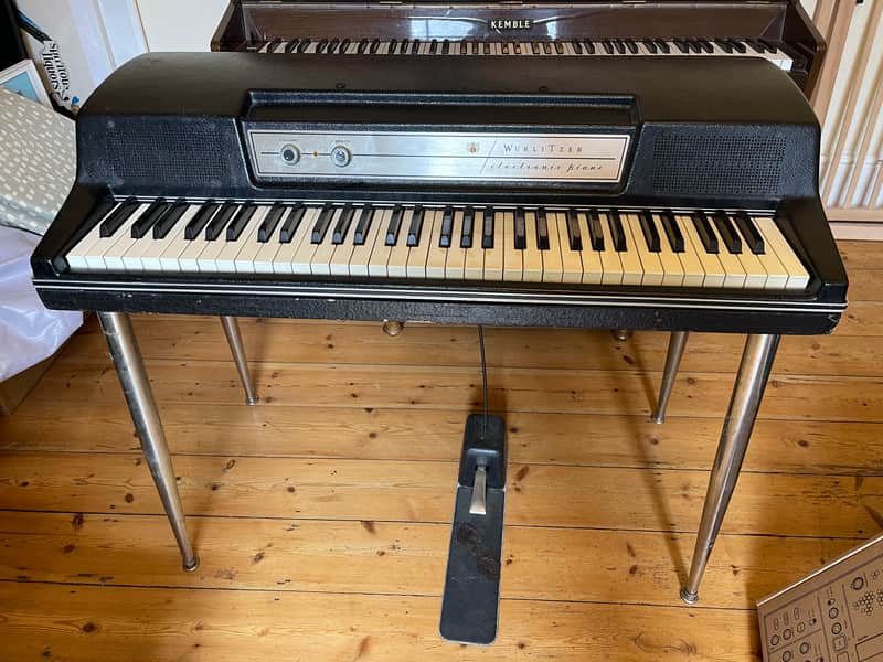 Wurlitzer 200A 64-Key Electric Piano