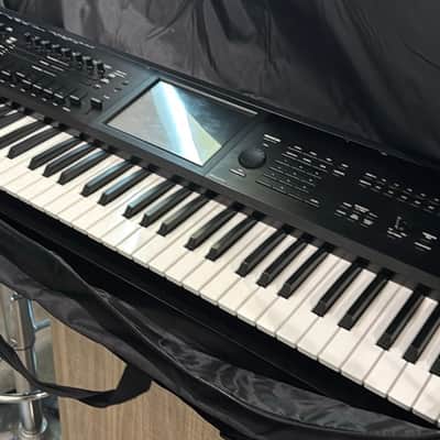 Korg KRONOS 2 61-Key Digital Synthesizer Workstation 2014 - Present - Black/Wood