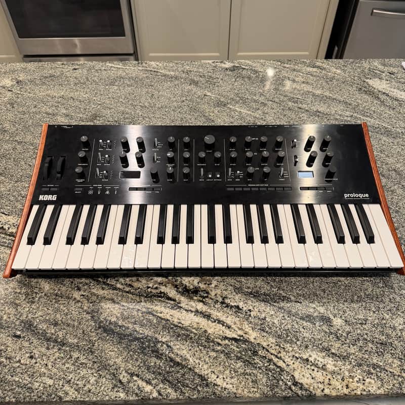 Korg Prologue 8 Polyphonic 49-Key 8-Voice Analog Synthesizer 2018 - Present - Black/Wood image 1