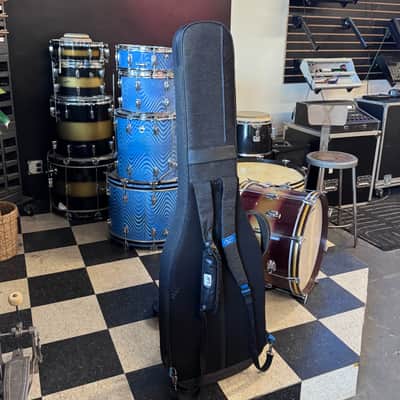 Reunion Continental Bass Guitar case image 3