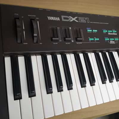 Yamaha DX21 Digital FM Synthesizer