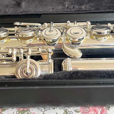 Yamaha YFL-212 - Like New image 5