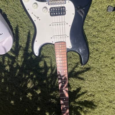 Squier Vintage Modified Stratocaster HSS with Indian Laurel Fretboard 2018 - 2019 - Black image 2