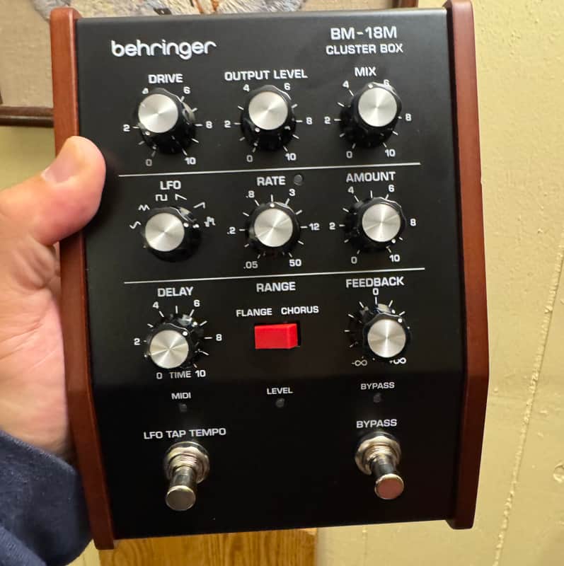 Behringer BM-18M Cluster Box