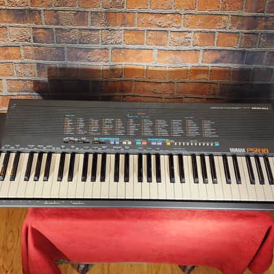 Yamaha PSR-18 Digital Keyboard