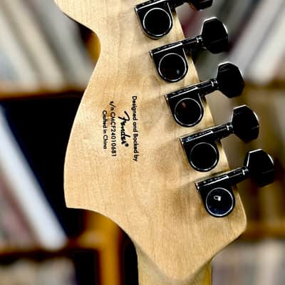 Immagine Squier Stratocaster 2024 - Rare Lake Placid Blue - W/G/B - 16