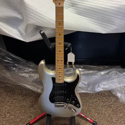 Fender American Series Stratocaster HSS Maple Fretboard 2003 Chrome Silver w/Case image 4