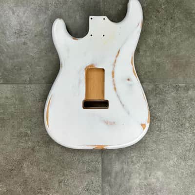 Stratocaster Body relic white image 2