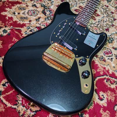 *NEW IN BOX* 2026 Fender Japan Limited Edition Traditional Collection, 60's Mustang Black Pearl Gold with Matching Headstock - MIJ JD26 image 7