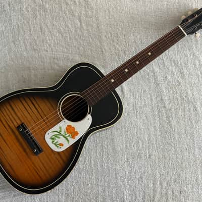 1960's USA Silvertone Parlor Acoustic Guitar Original Floral Artwork Harmony Stella image 2