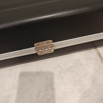 ‘90s Fender Jazz Bass Molded Hard Case - Black image 4