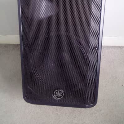 Yamaha DBR12 12" Active Speaker (pair) + padded speaker covers image 2