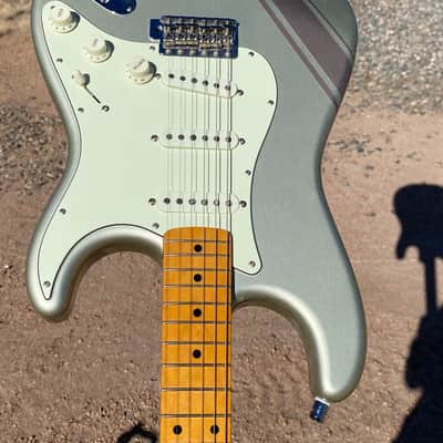 Fender 50's Traditional Stratocaster- Competition Stripe-MIJ image 23