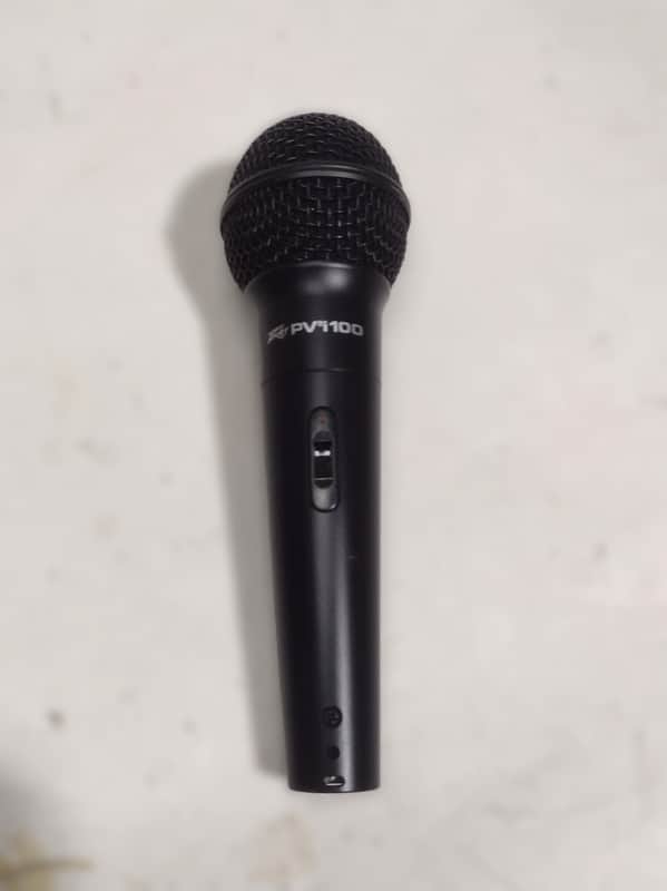 Peavey PVi 100 Dynamic Cardioid Microphone with Clip, Bag & Cable XLNT Condition image 1