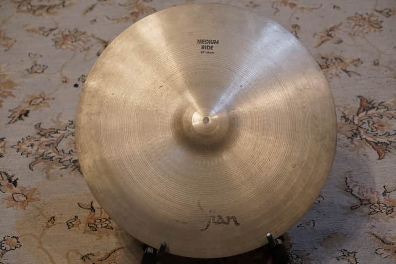 Zildjian 20" Avedis Medium Ride Cymbal - 2512g image 1